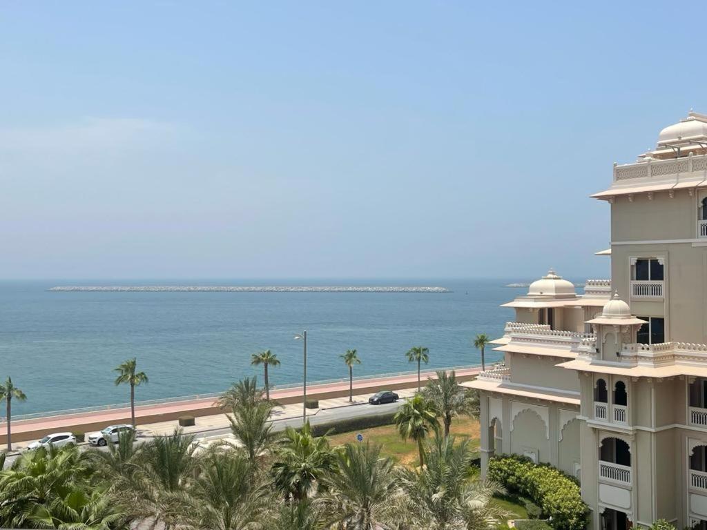 Royal Club By Rvhr, Grandeur Residence Crescent Palm Jumeirah Dubai Esterno foto
