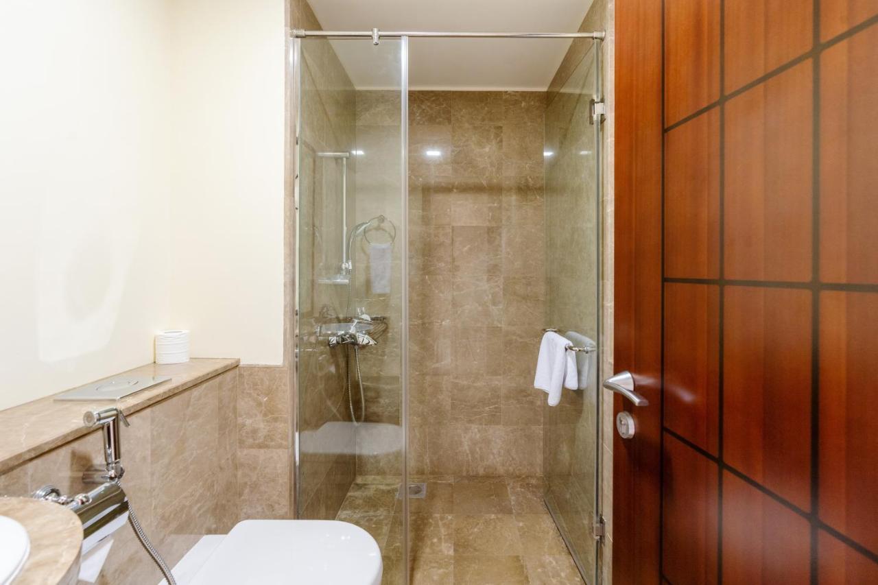 Royal Club By Rvhr, Grandeur Residence Crescent Palm Jumeirah Dubai Esterno foto