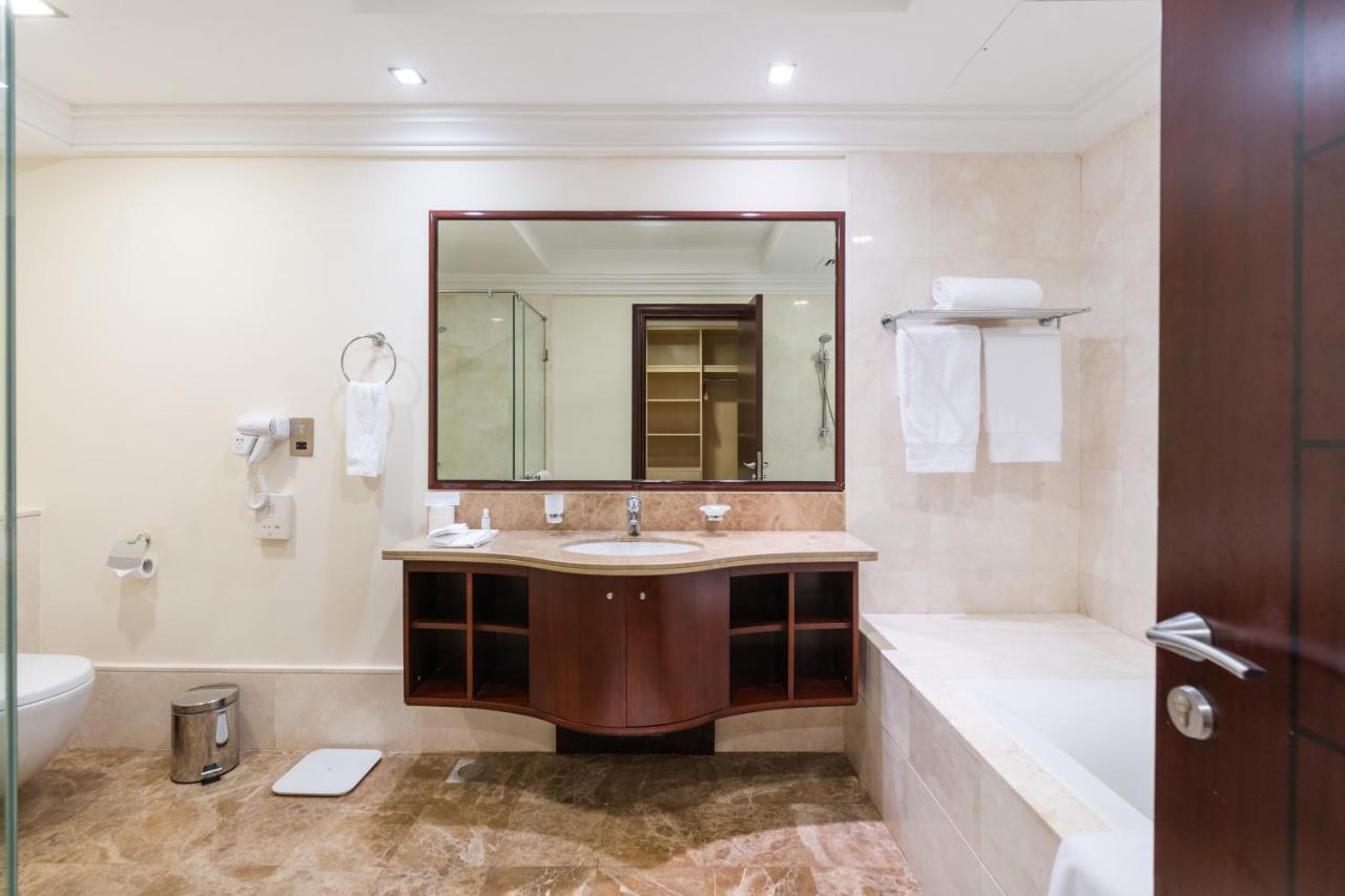 Royal Club By Rvhr, Grandeur Residence Crescent Palm Jumeirah Dubai Esterno foto